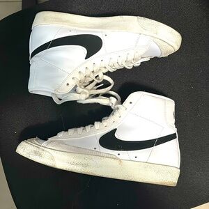 Nike Blazer Mid 77 Size 6